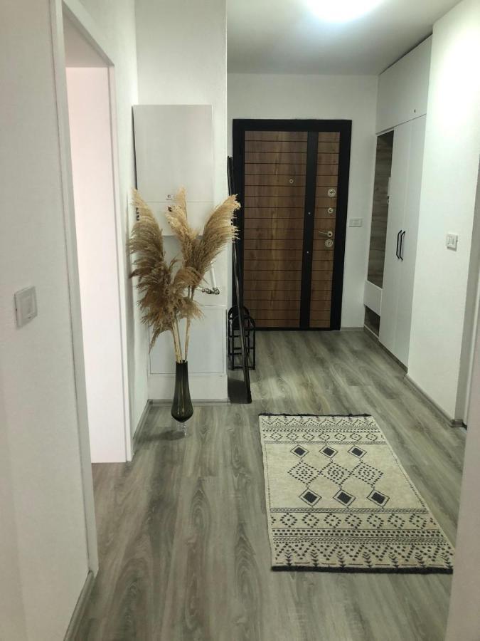 Apartment Prizreni-Free Private Parking Exterior photo
