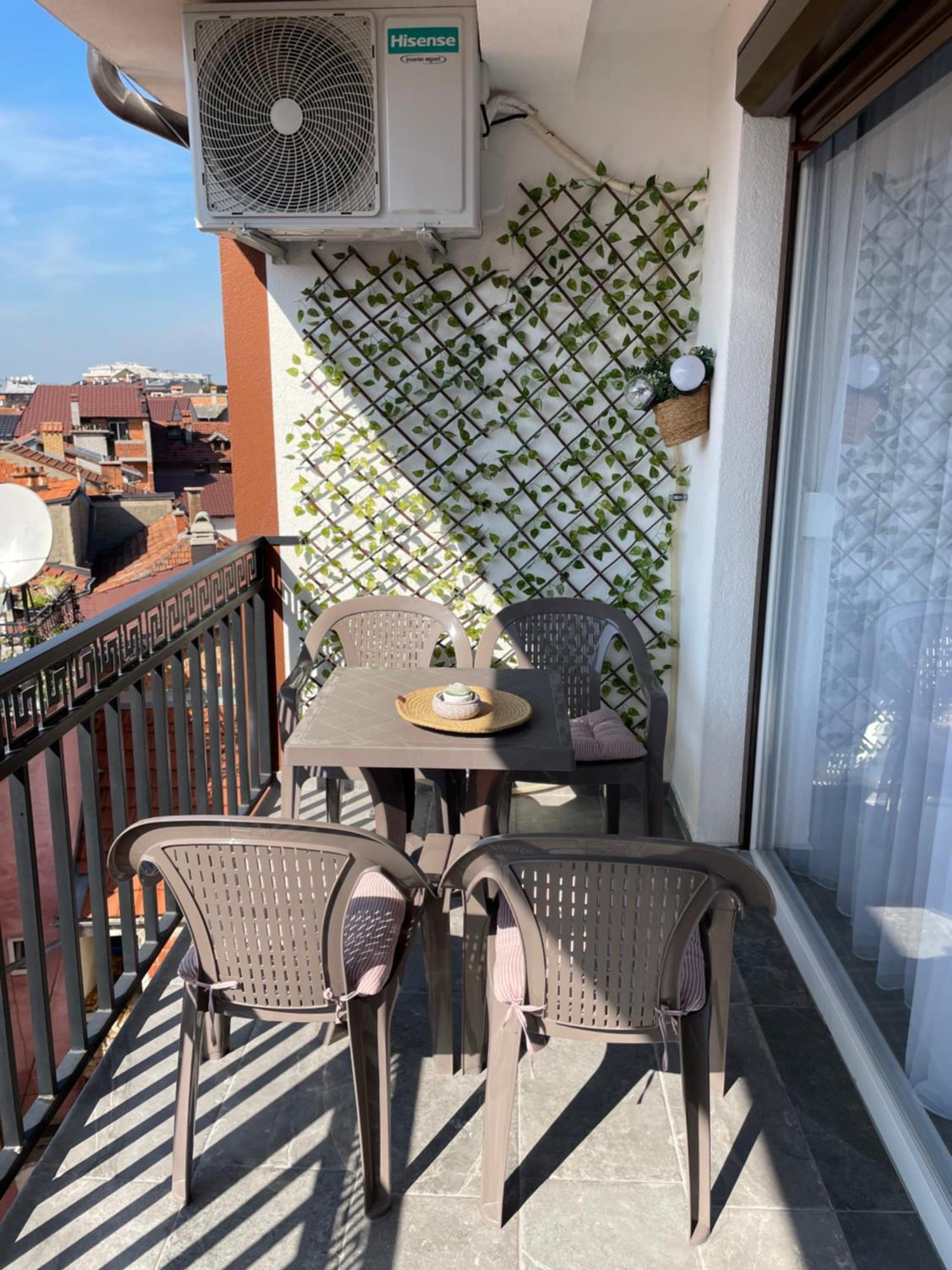 Apartment Prizreni-Free Private Parking Exterior photo