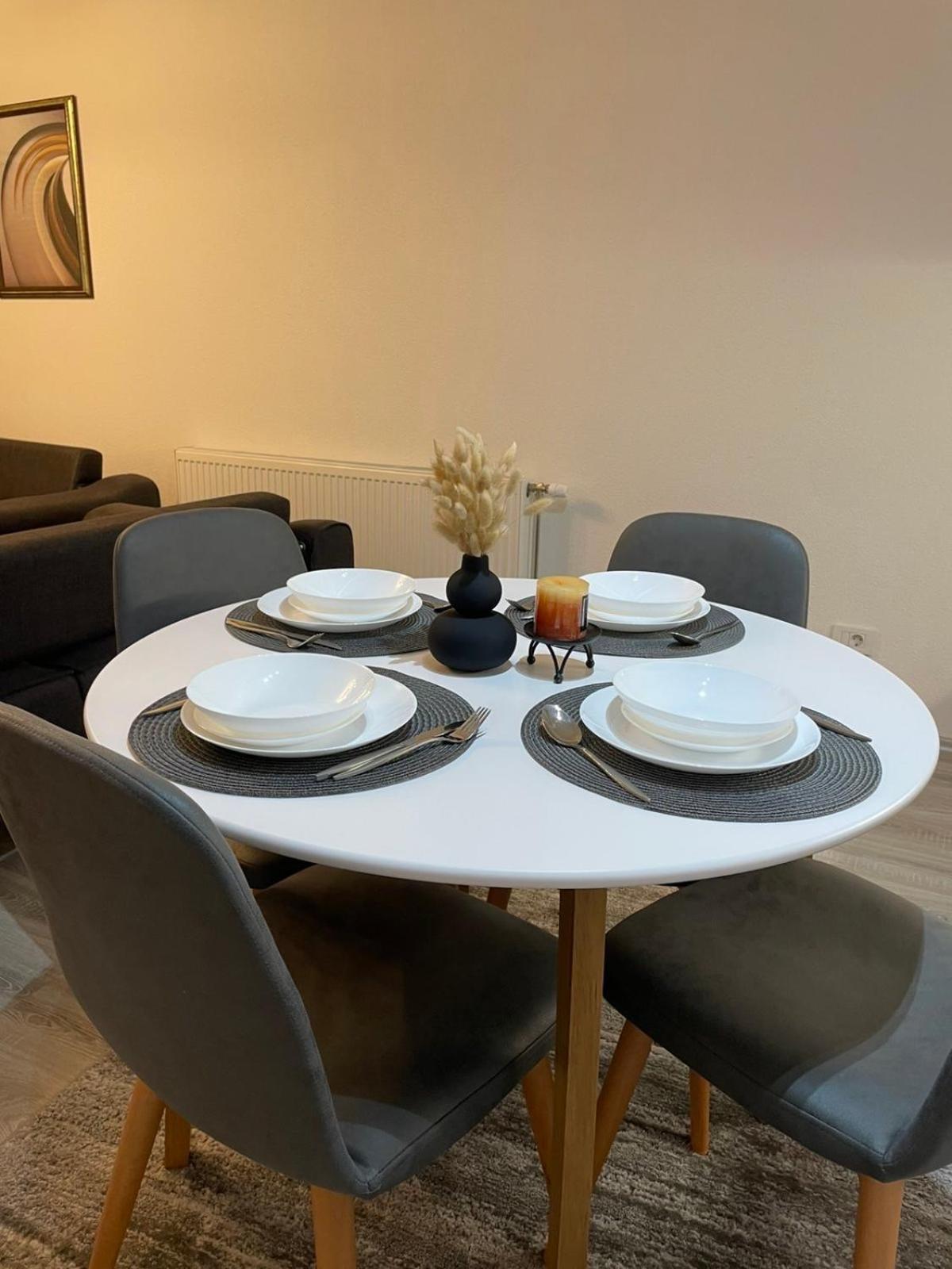 Apartment Prizreni-Free Private Parking Exterior photo