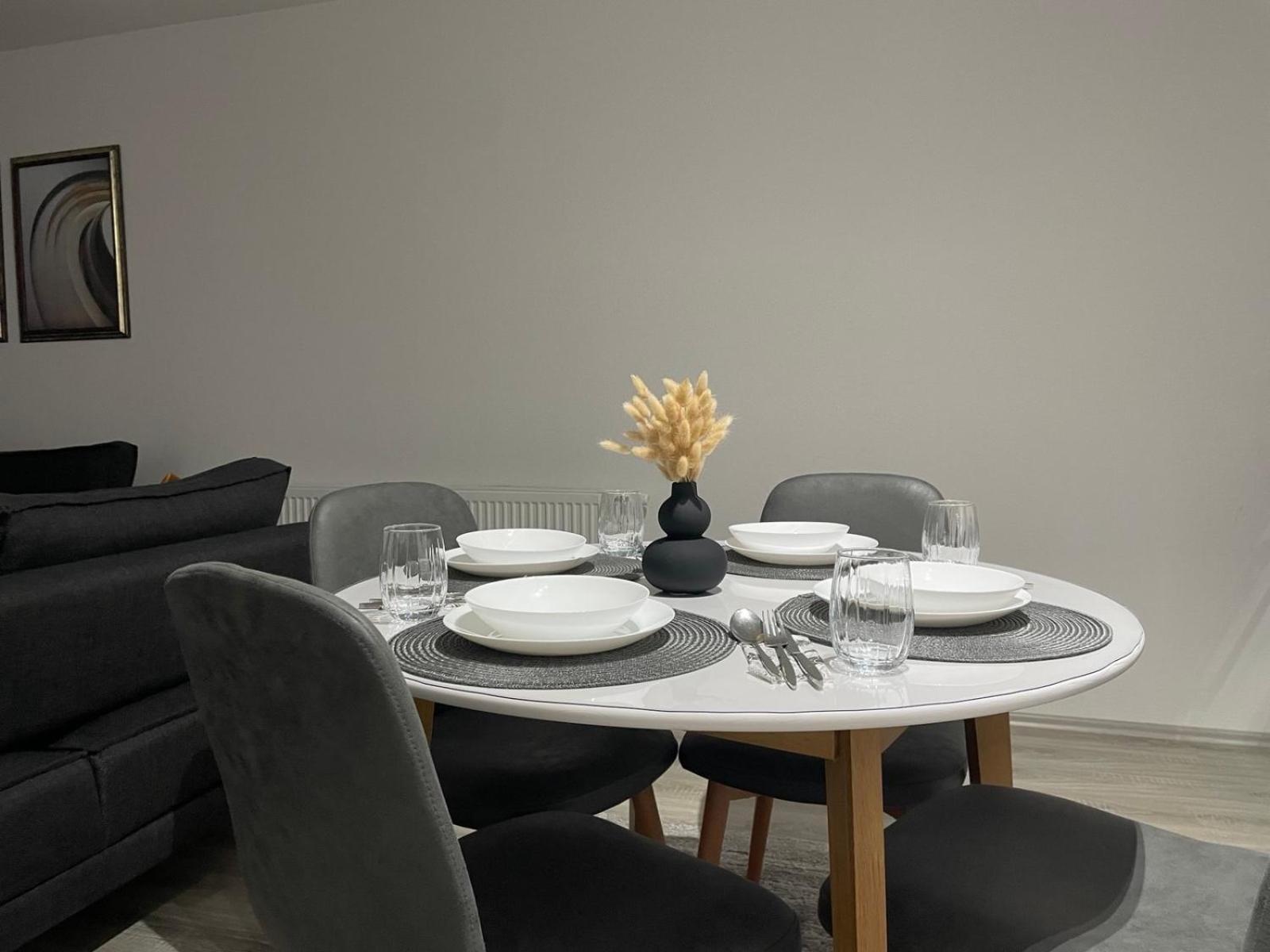 Apartment Prizreni-Free Private Parking Exterior photo